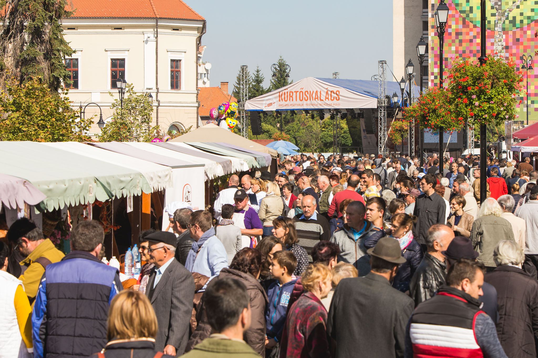 Cavalcadă de arome, delicatese inovative la Festivalului deliciilor dulci