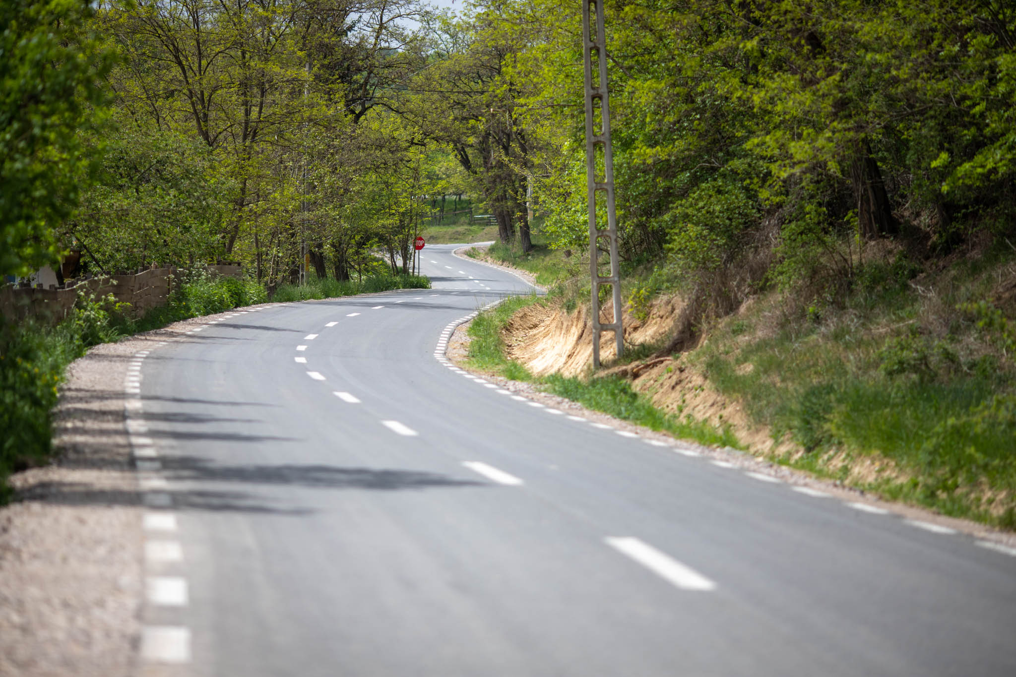 Locuitorii din Alungeni se bucură în sfîrşit de drum asfaltat